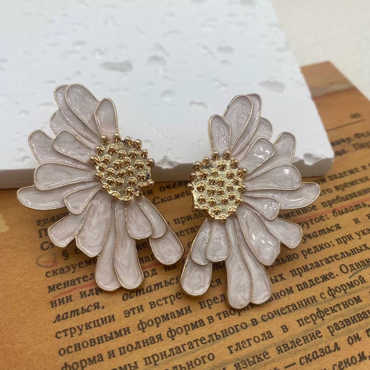 Elegant White Daisy Earrings