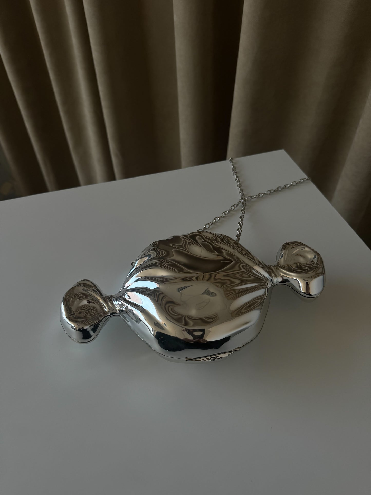Cady-shaped Bag
