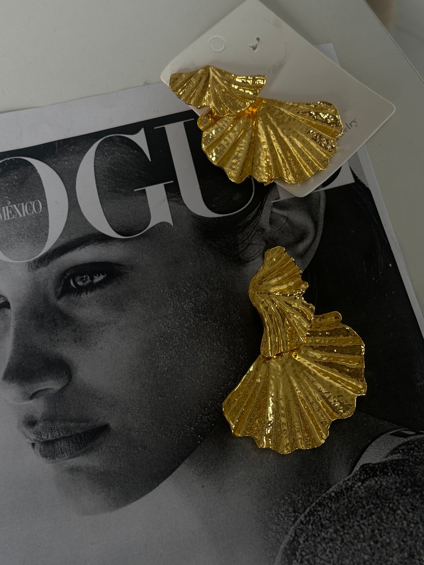Elegant eaerrings Gold
