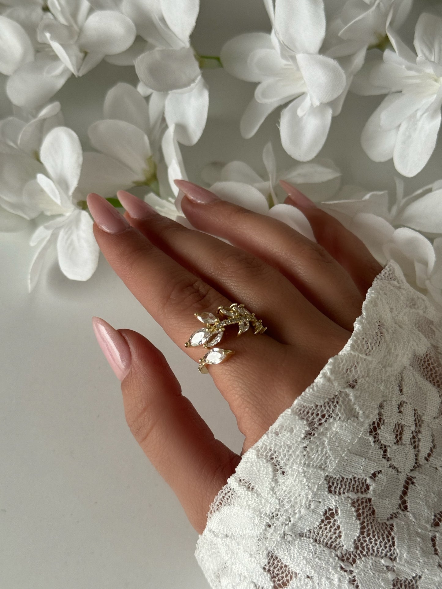 Elegant Leaf-Inspired Adjustable Ring