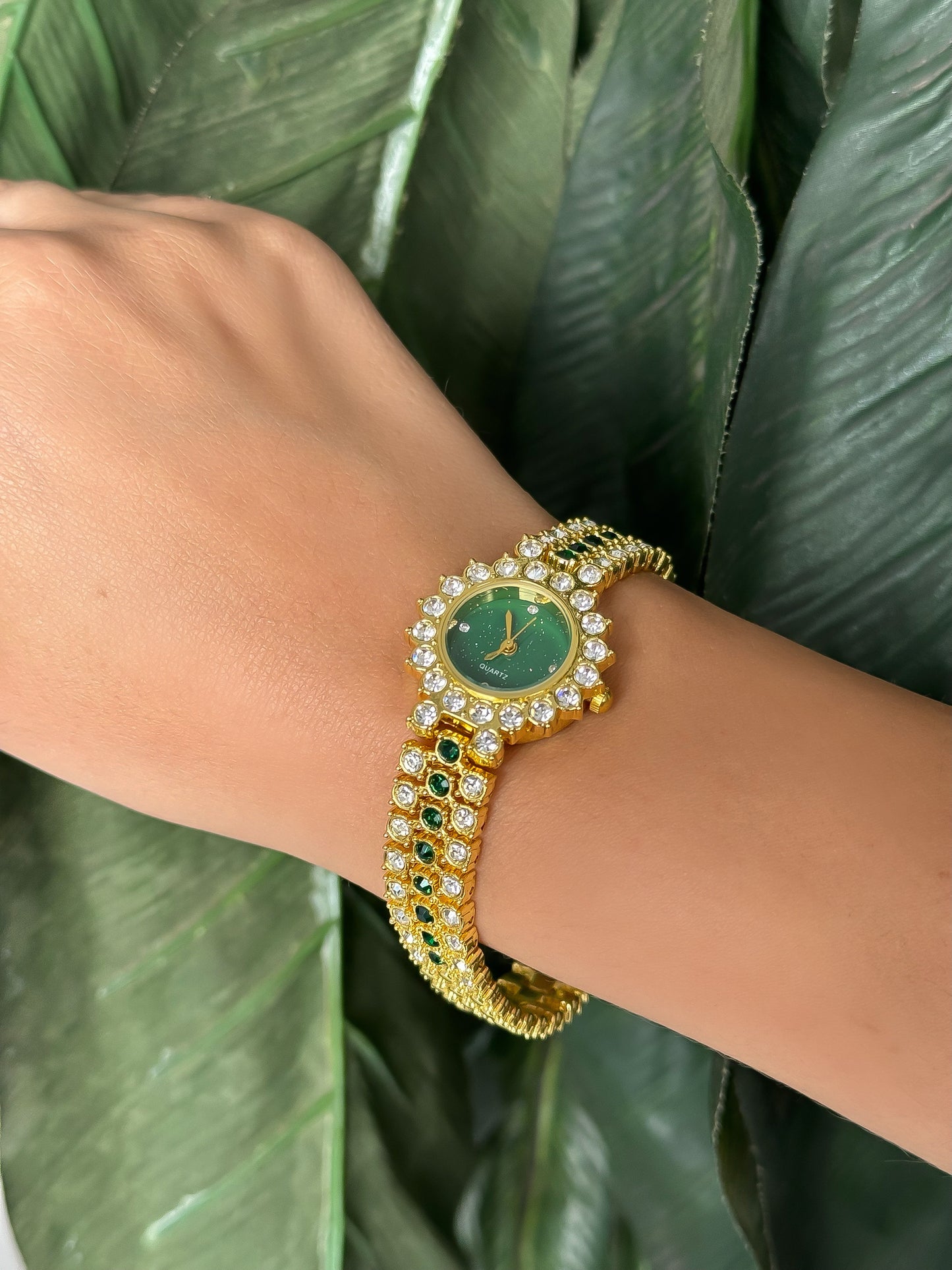 Elegant Gold and Green Quartz Watch