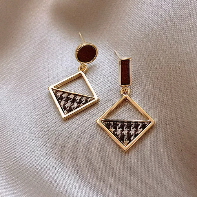 New Minimalist Gold Earrings