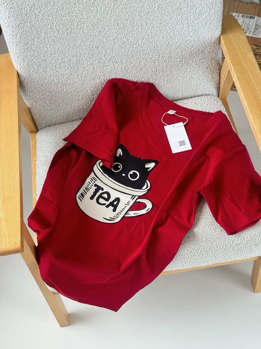 Oversized unisex T-shirt in bright red color, made from 100% high-quality cotton.