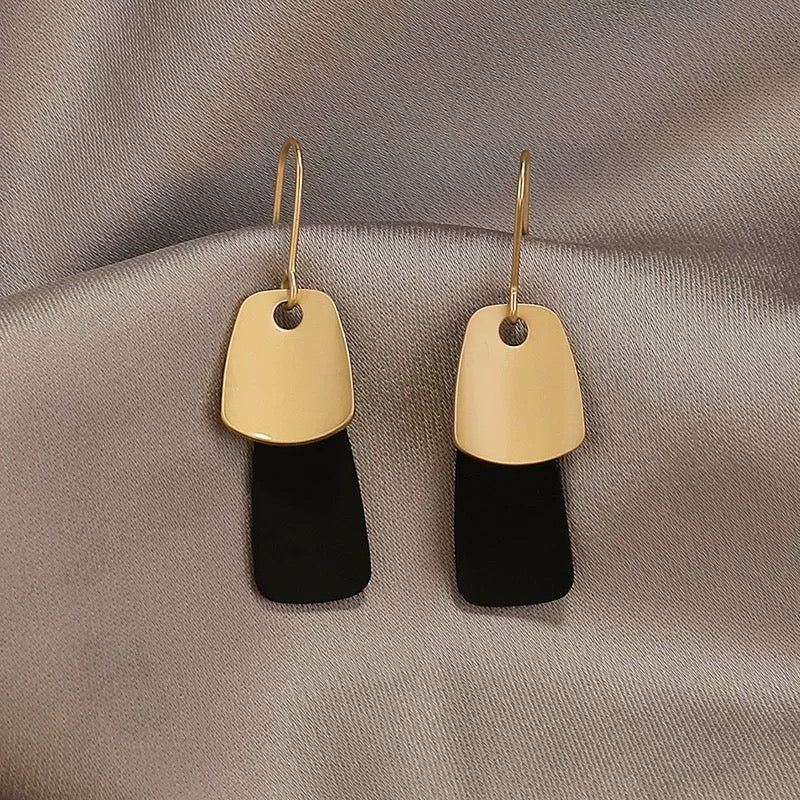 Black &   Gold-Plated Scale
Drop Earring