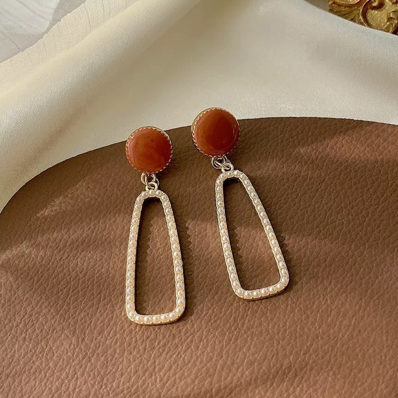 Provider of Gorgeous Earrings